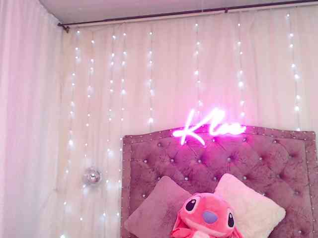 KloeFernandez webcam
