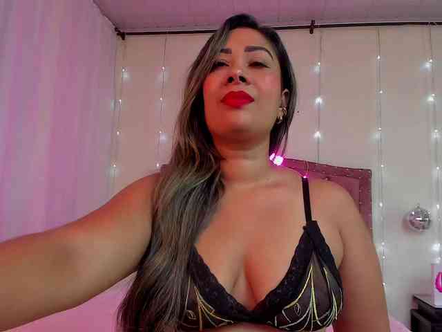 KloeFernandez webcam