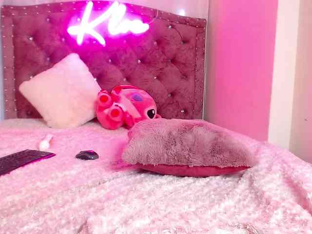 KloeFernandez webcam