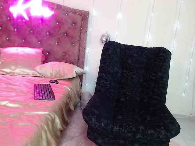 KloeFernandez webcam