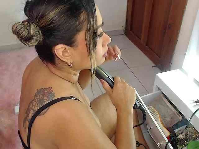 KloeFernandez webcam