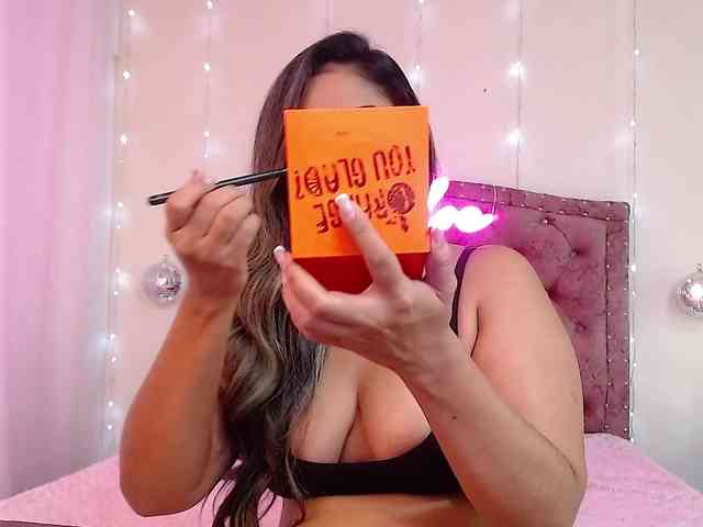 KloeFernandez webcam