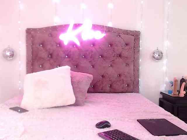 KloeFernandez webcam