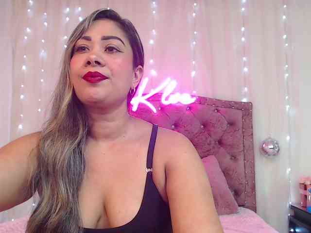 KloeFernandez webcam