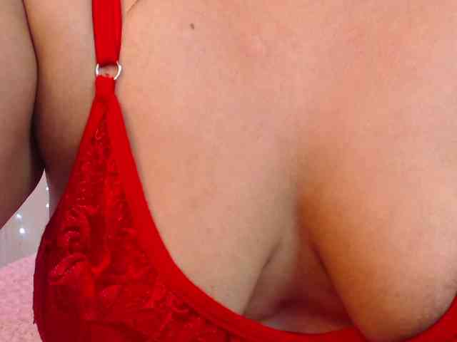 KloeFernandez webcam