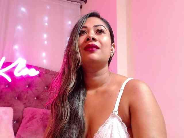 KloeFernandez webcam