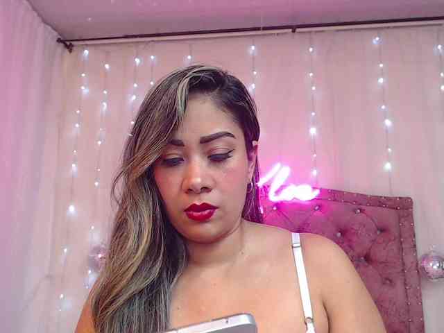 KloeFernandez webcam