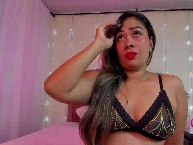 KloeFernandez webcam