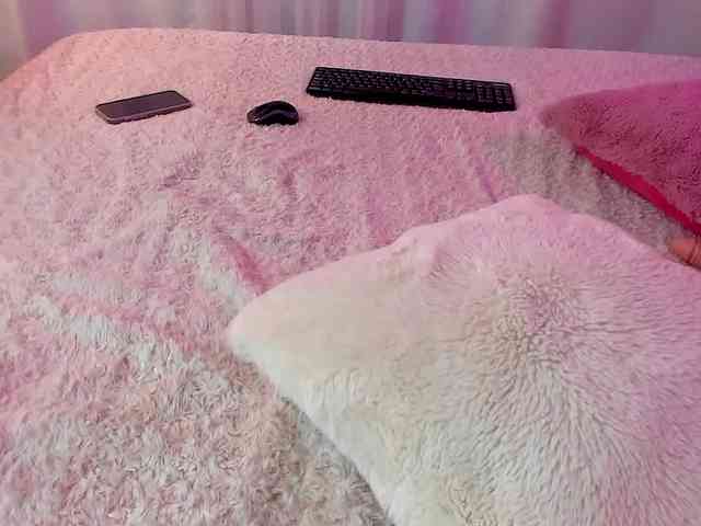 KloeFernandez webcam