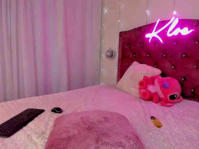 KloeFernandez webcam