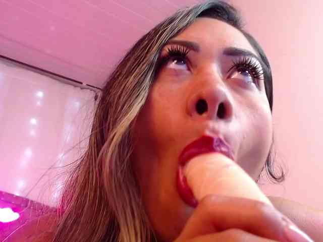 KloeFernandez webcam