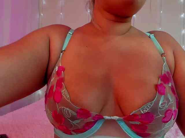 KloeFernandez webcam