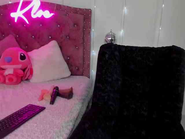 KloeFernandez webcam