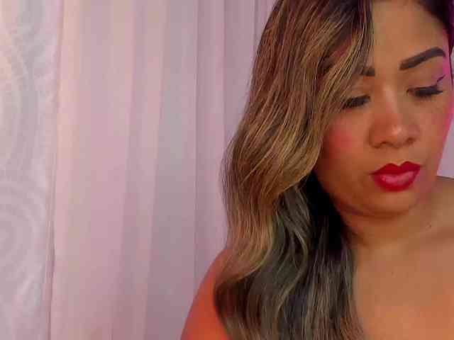 KloeFernandez webcam