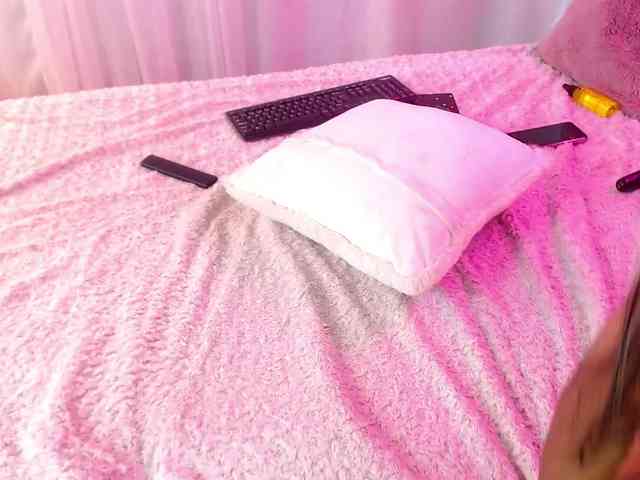 KloeFernandez webcam