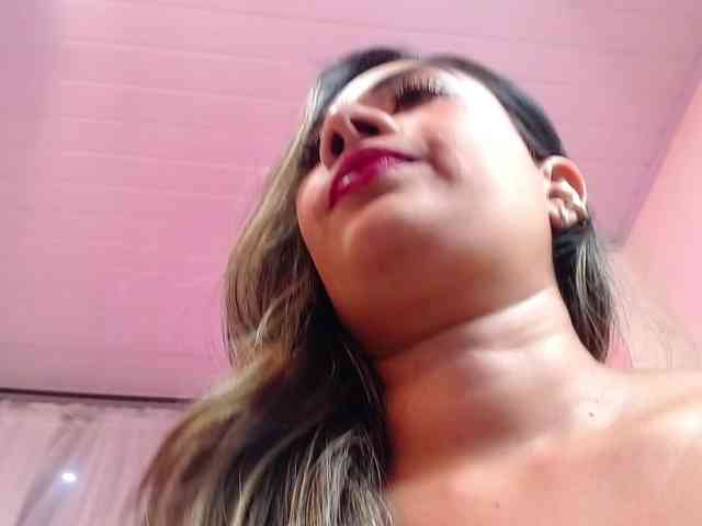 KloeFernandez webcam