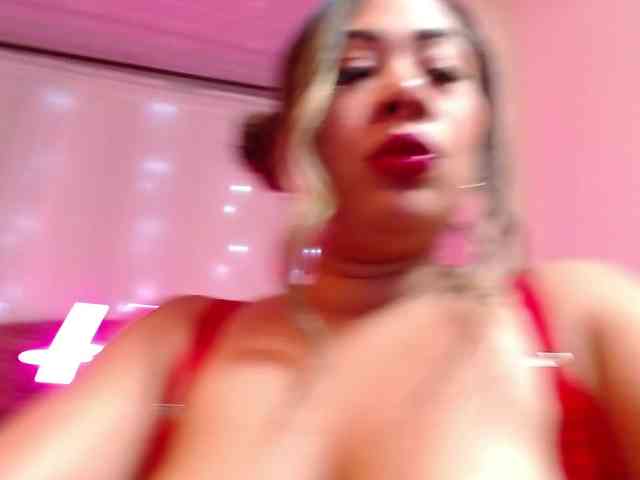 KloeFernandez webcam