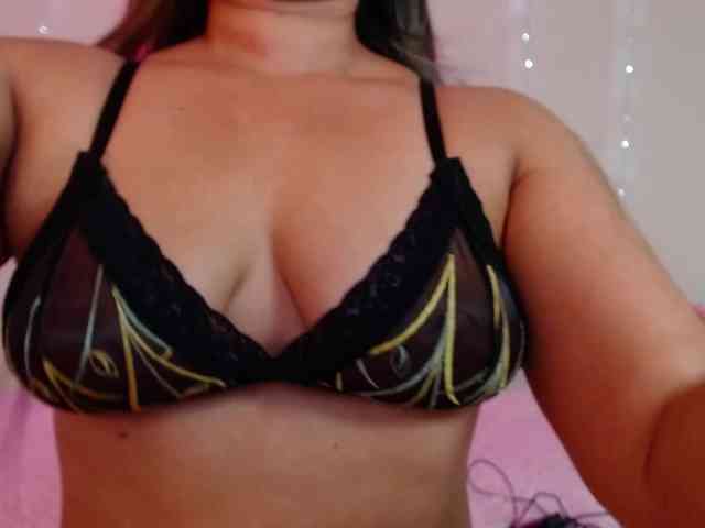 KloeFernandez webcam