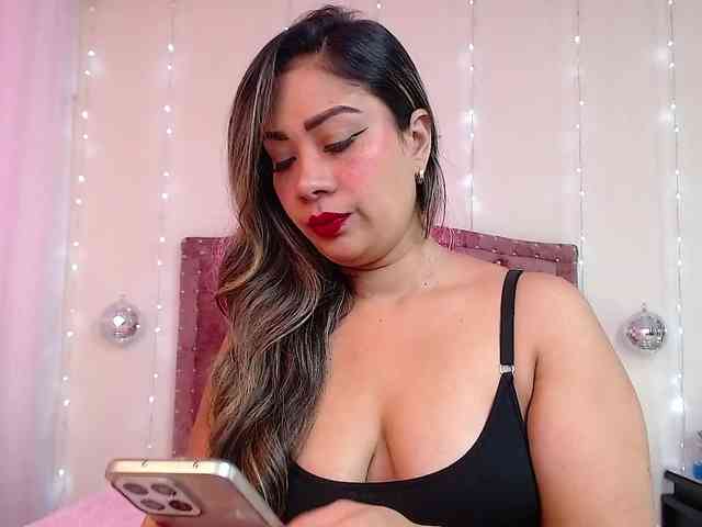 KloeFernandez webcam