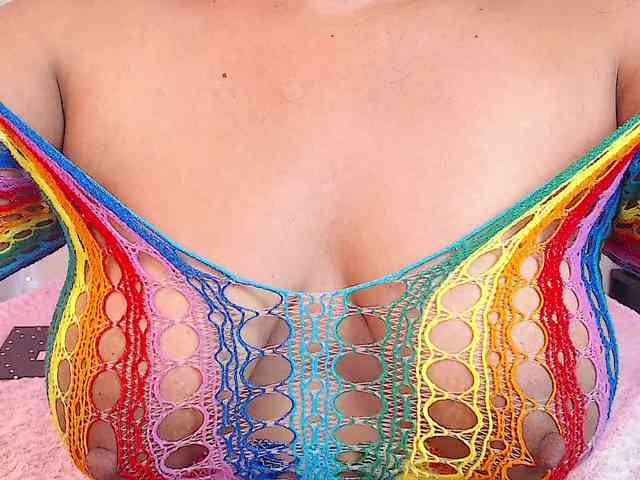 KloeFernandez webcam