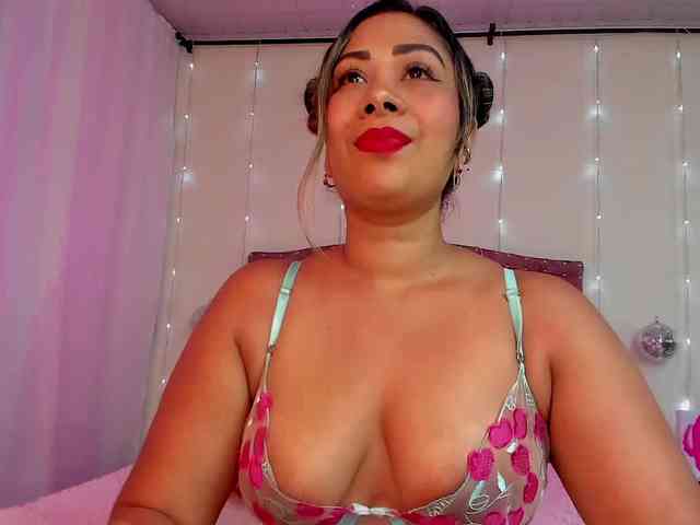 KloeFernandez webcam