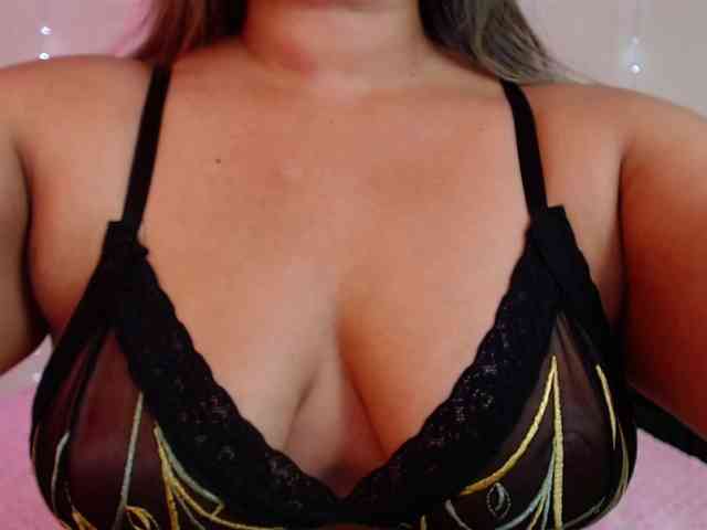 KloeFernandez webcam