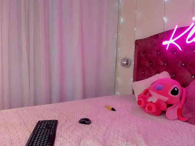 KloeFernandez webcam