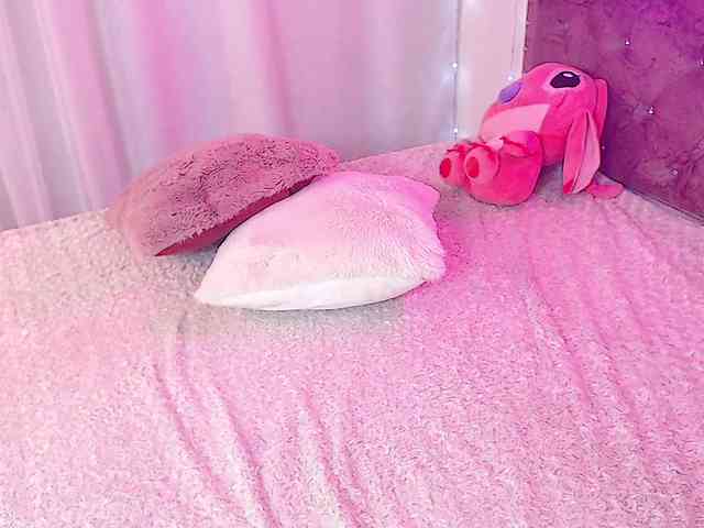 KloeFernandez webcam