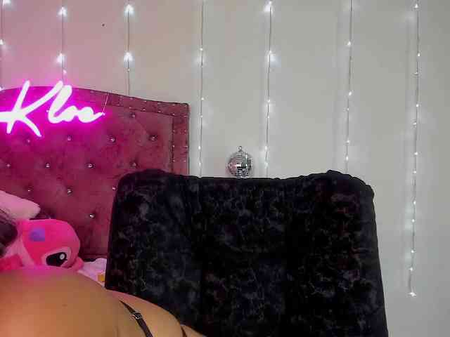 KloeFernandez webcam