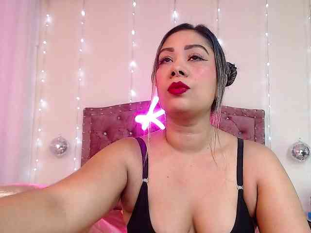 KloeFernandez webcam