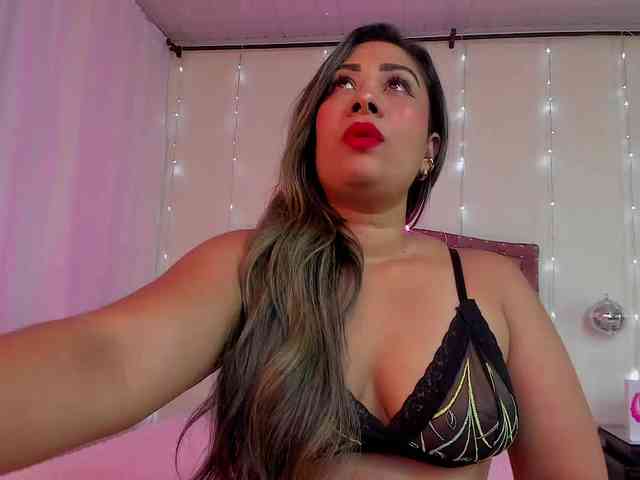 KloeFernandez webcam