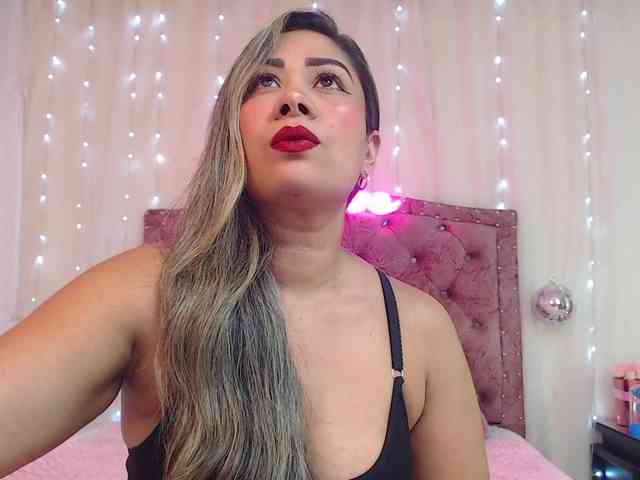 KloeFernandez webcam