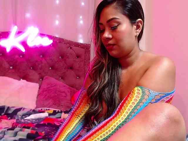 KloeFernandez webcam