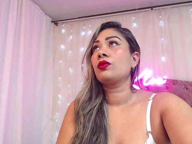 KloeFernandez webcam