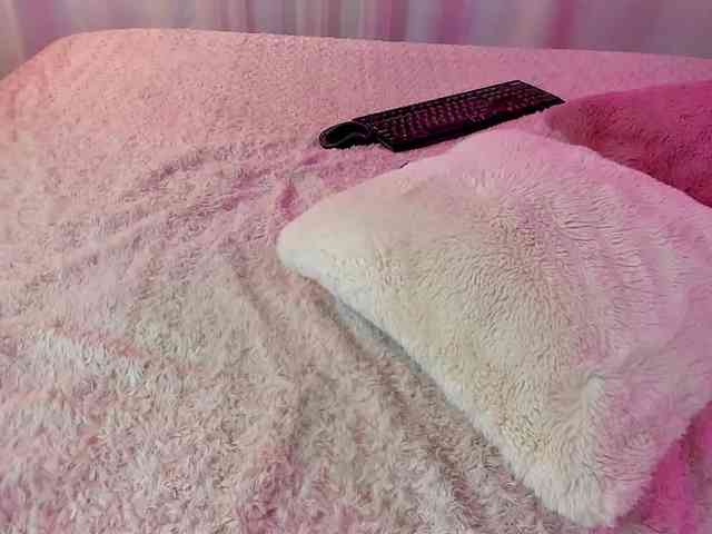 KloeFernandez webcam