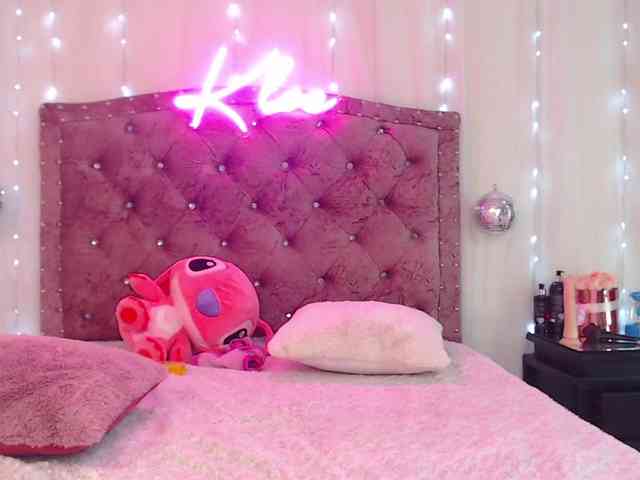 KloeFernandez webcam
