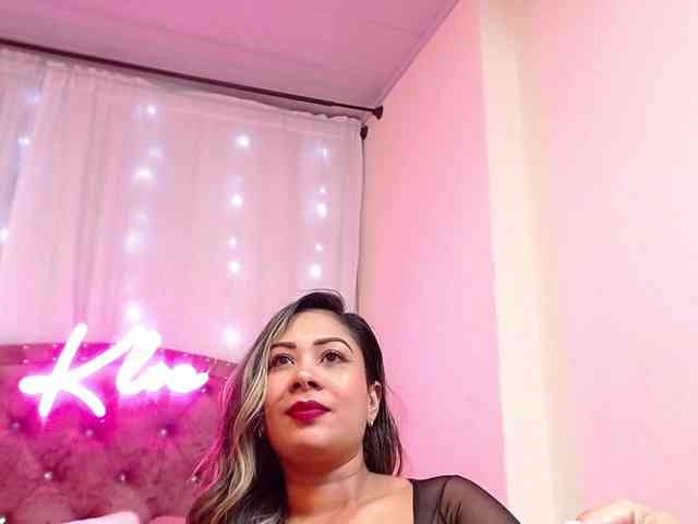 KloeFernandez webcam