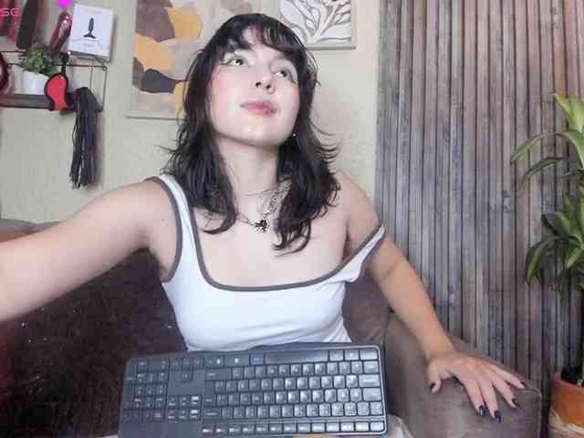 HairyValeri webcam