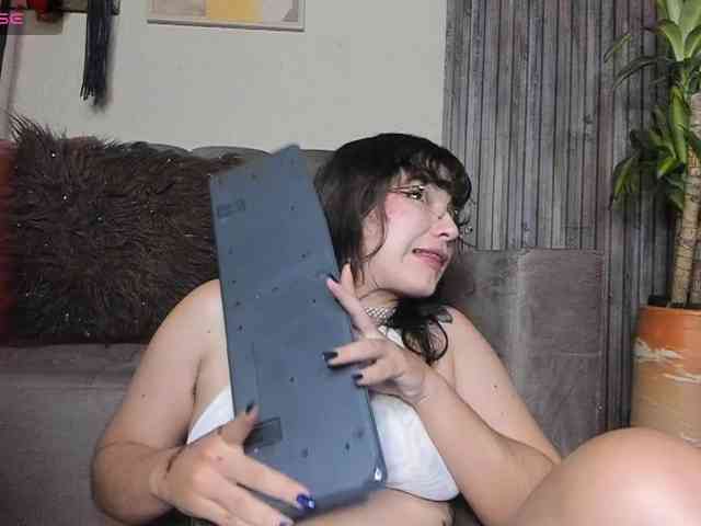 HairyValeri webcam