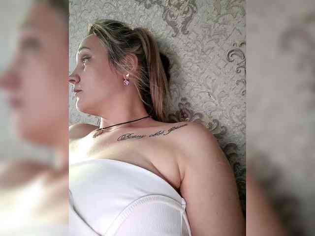 Karina1003 Live Webcam on BongaCams