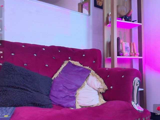 EllenaBoobs's BongaCams show and profile