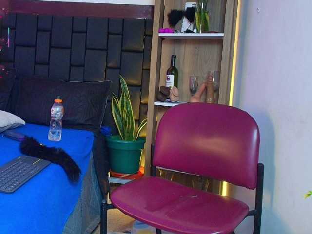 EllenaBoobs's BongaCams show and profile