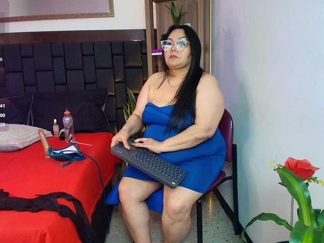 EllenaBoobs's BongaCams show and profile