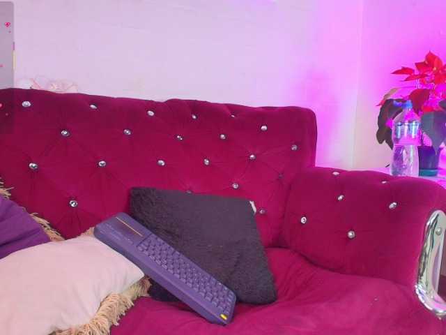 EllenaBoobs's BongaCams show and profile