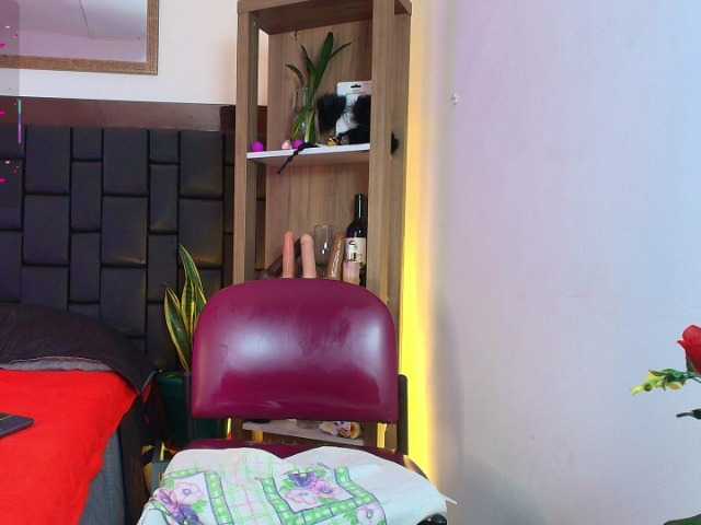 EllenaBoobs's BongaCams show and profile