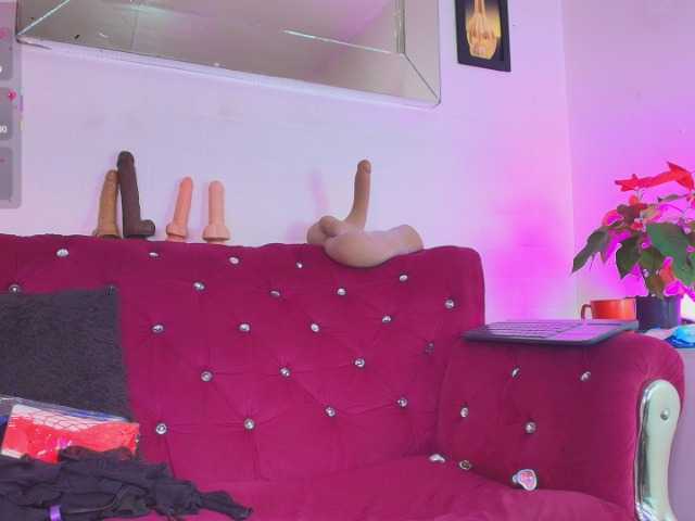 EllenaBoobs's BongaCams show and profile