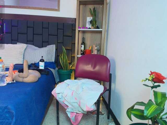 EllenaBoobs's BongaCams show and profile
