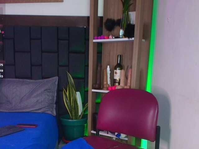 EllenaBoobs's BongaCams show and profile