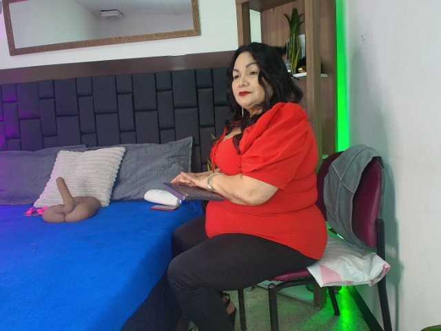 EllenaBoobs's BongaCams show and profile