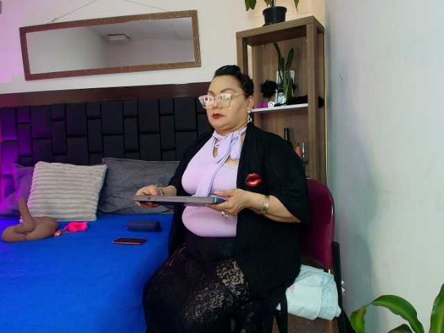 EllenaBoobs's BongaCams show and profile